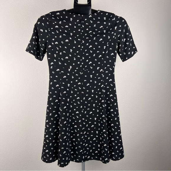 Ann Taylor Petite Dress 00P Black White Floral Fit & Flare Short Sleeve Mini - Picture 2 of 9